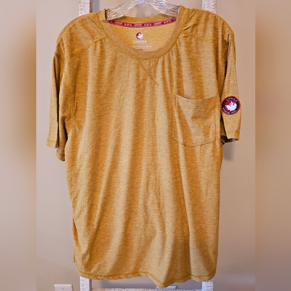 NWT CANADA Weather Gear Mens Sierra Gold Athletic T-Shirt